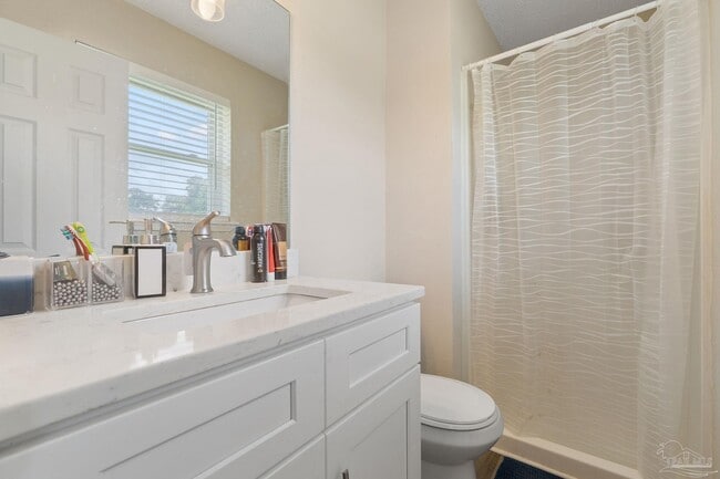 Building Photo - 8 Goodman Ln