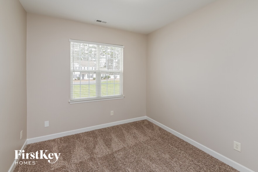 Building Photo - 4255 Kiser Woods Dr SW