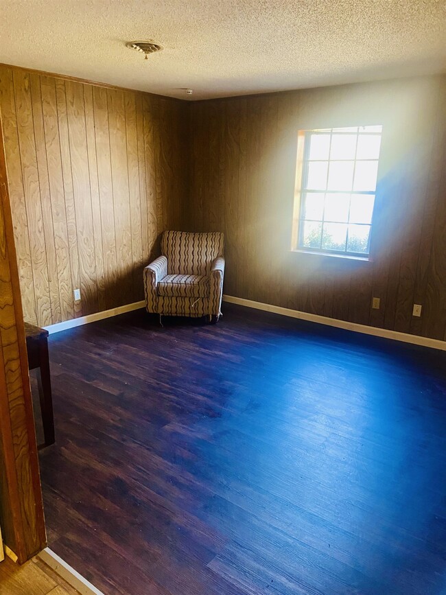 Building Photo - 2237 W Rose St