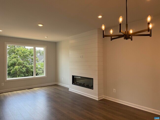 Building Photo - 5426 Golf Dr