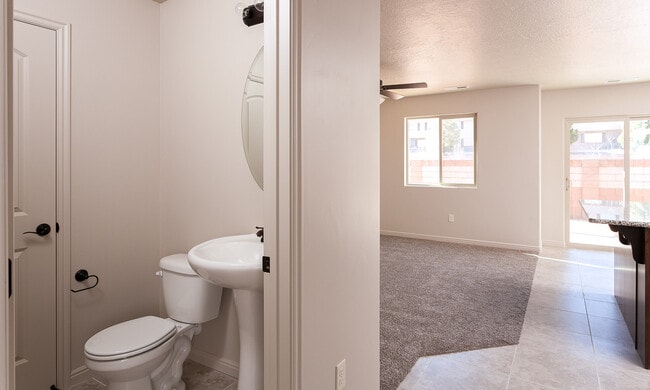 Building Photo - 3 Bedroom Townhome in The Cottages at Foss...