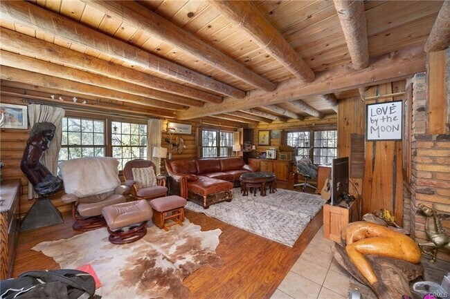 Building Photo - 2712 Tirol Dr