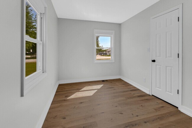 Building Photo - Houston Avenue