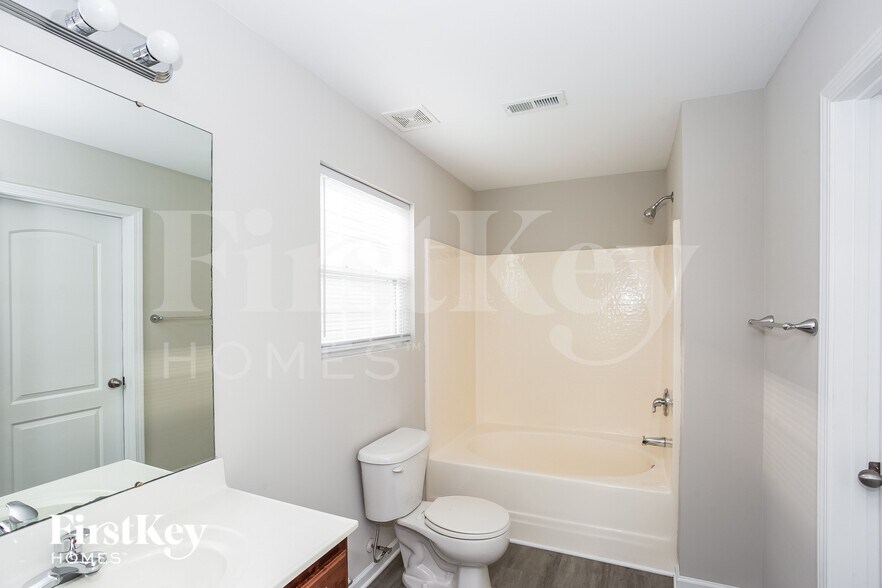 Building Photo - 295 Morning Dew Dr