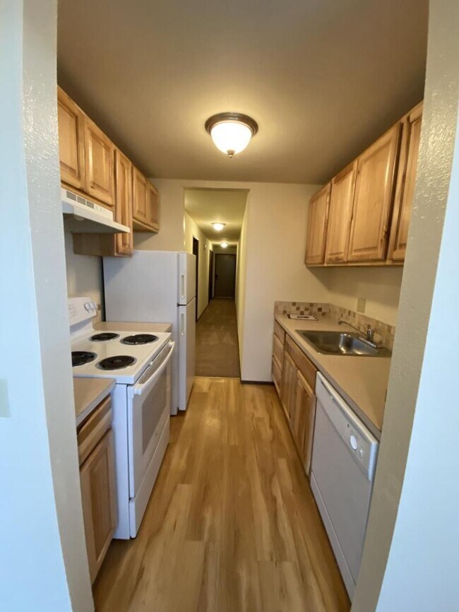 Building Photo - 2 bedroom in Seattle WA 98116