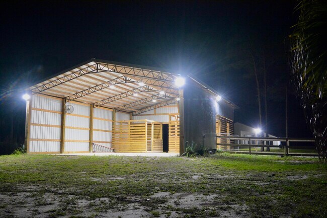 Building Photo - 16105 Temple Blvd