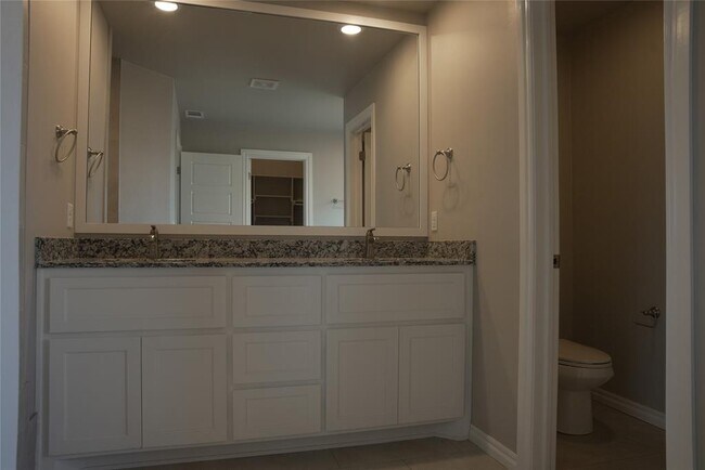 Building Photo - 5216 Bing Cir