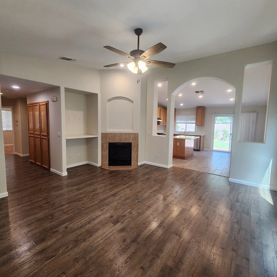 Building Photo - 9919 Tarzo Way