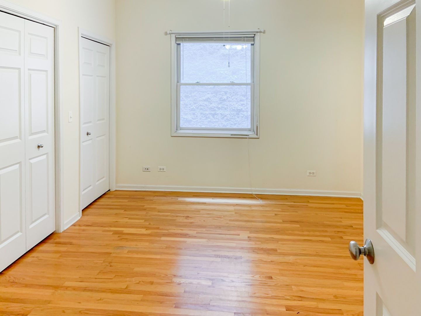 Building Photo - 2327 N Southport Ave