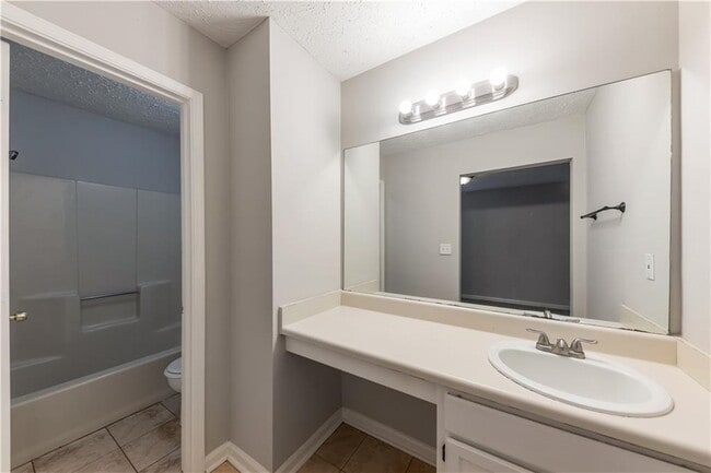Building Photo - 776 Crestside Ct