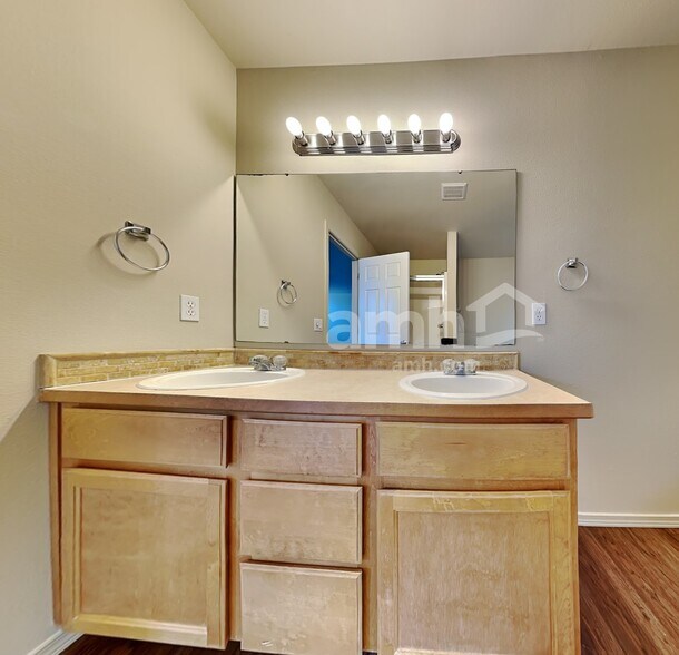 Building Photo - 2304 Cooper Crest Dr NW