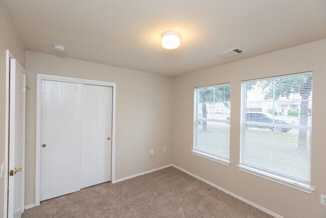 Building Photo - 14009 Briarcreek Loop