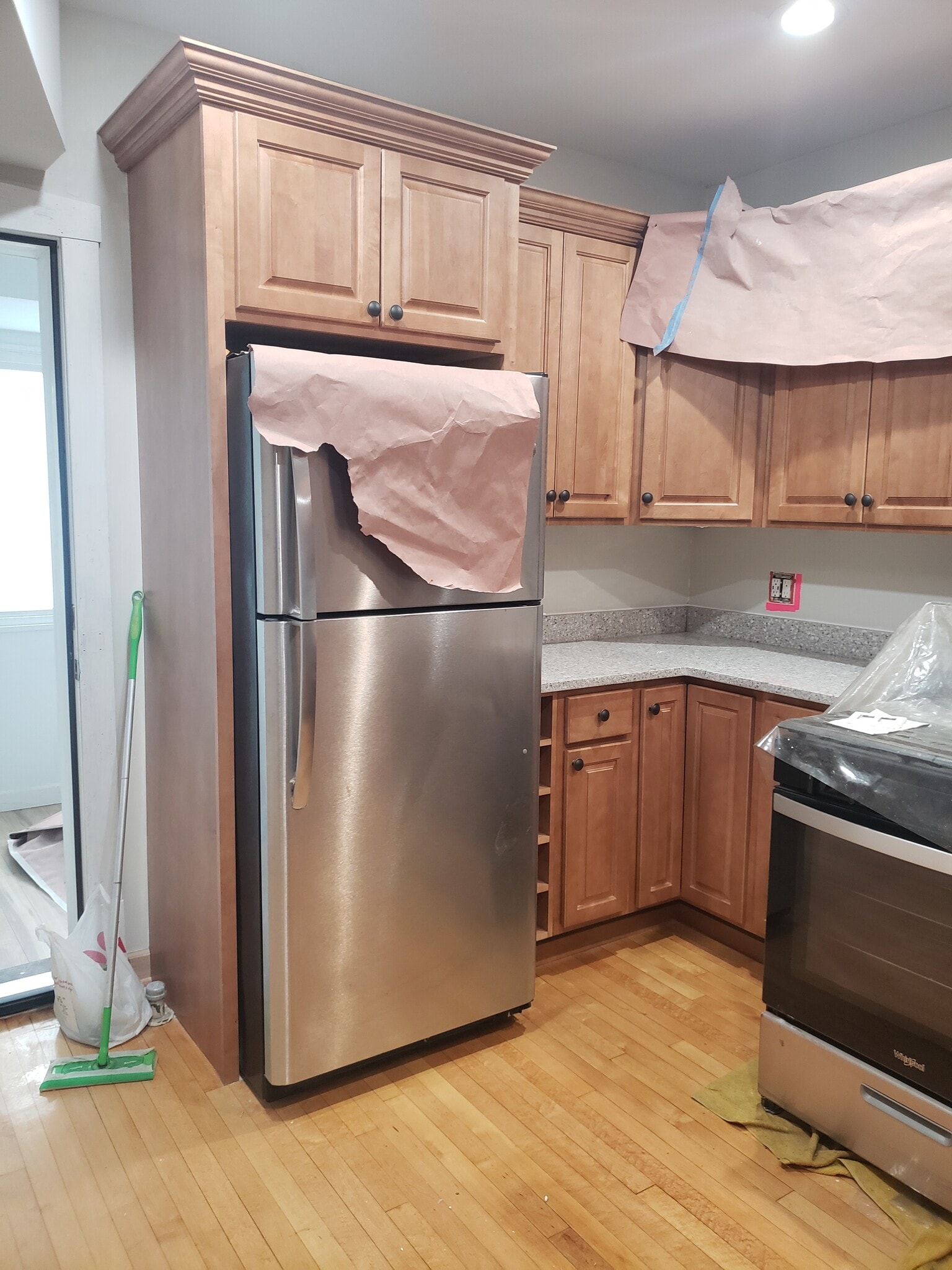 Stove, refrigerator, microwave - 3811 N Central Park Ave