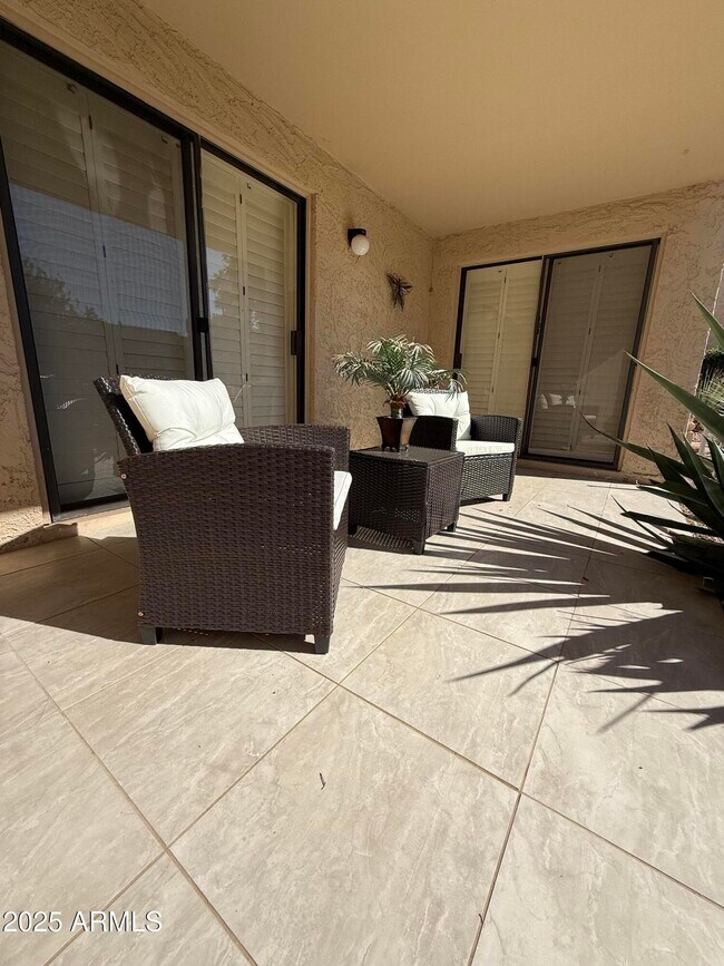 Building Photo - 8649 E Royal Palm Rd