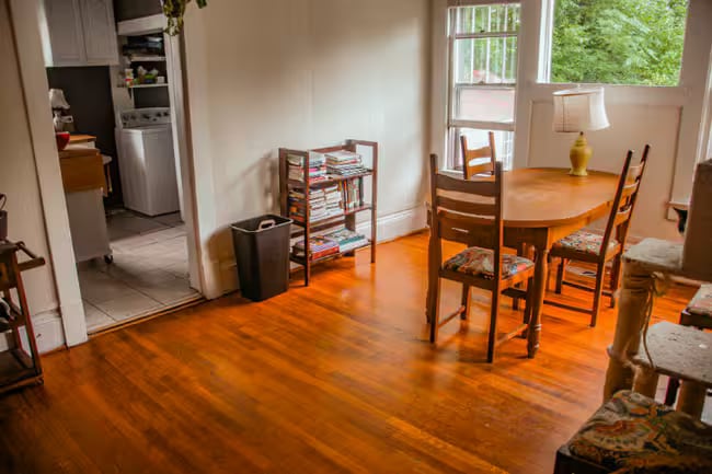 Building Photo - 211 W Geer St