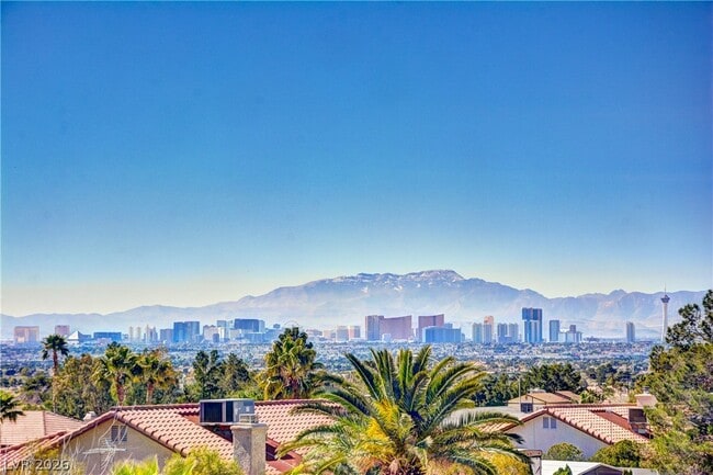 Building Photo - 6435 Strongbow Dr