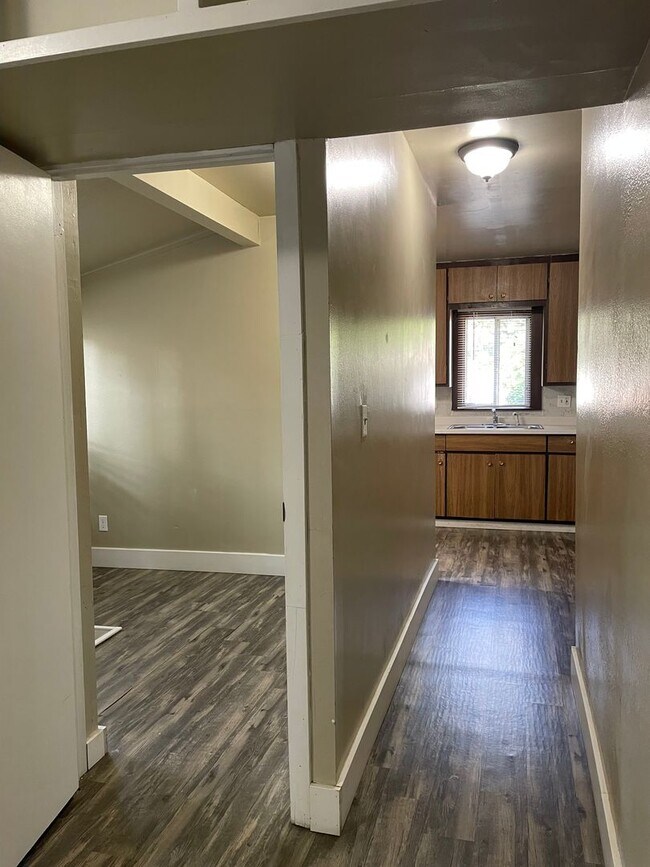 Building Photo - Cute 2 Bed 1 Bath Close to Old Town Fort C...