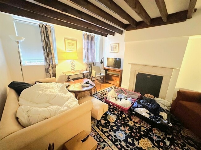 Building Photo - 85 Revere St