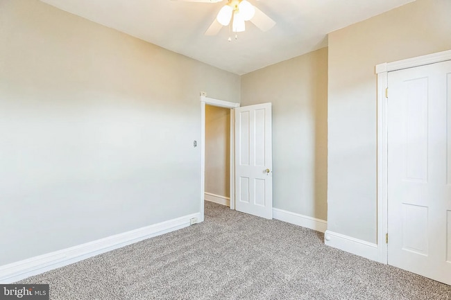 Building Photo - Spacious & Updated Grays Ferry Rowhome Near Parks and Center City — Accepting ALL PHA voucher hol...