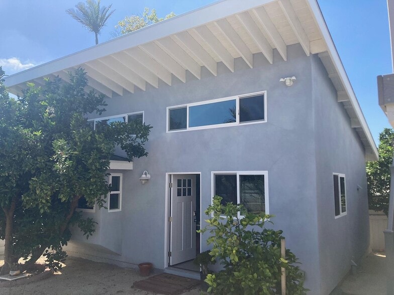 Building Photo - 2136 Deerpark Dr