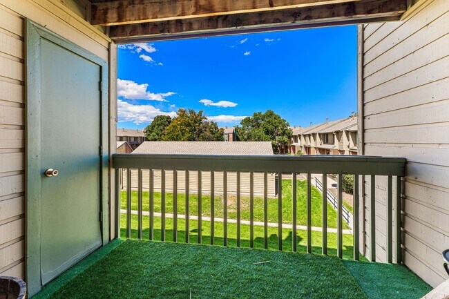 Building Photo - Renovated 2-Bed/2-Bath Condo in Tall Pines, Lakewood!