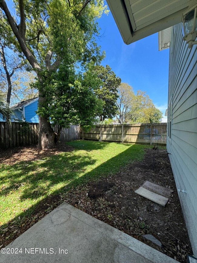 Building Photo - 1016 N 11th St