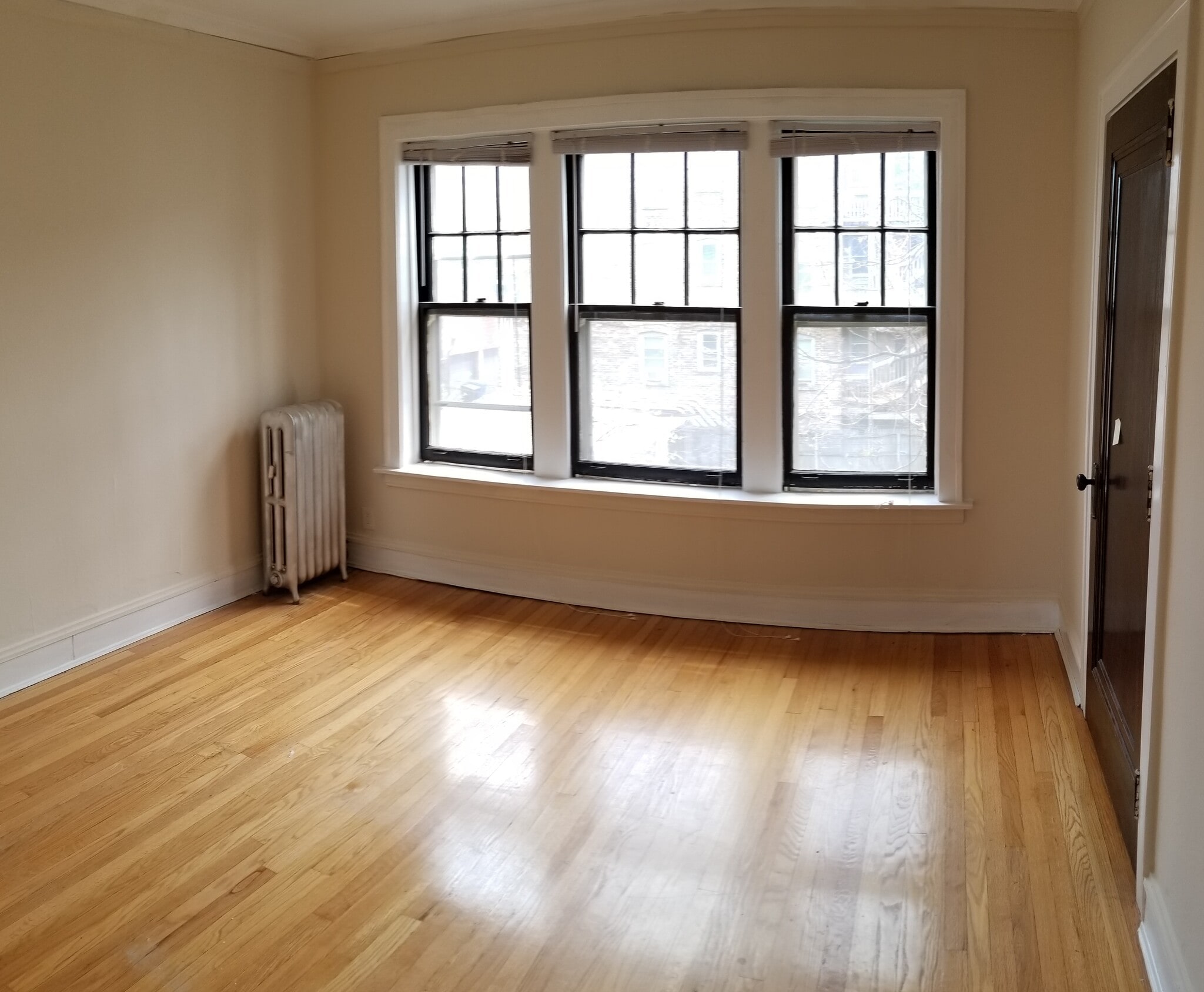 Building Photo - 4913 N Damen Ave