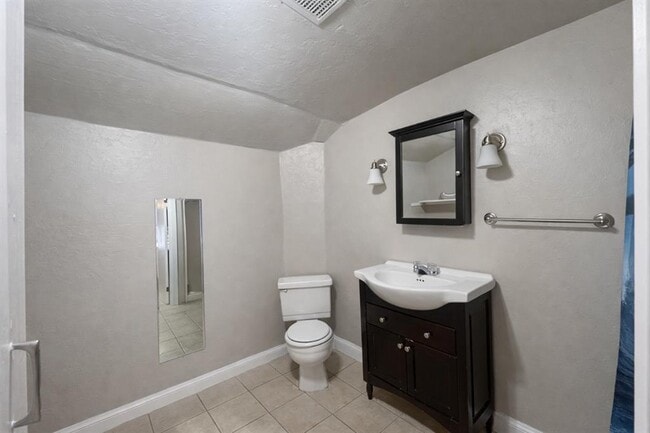 Building Photo - 1817 Breckenridge Dr