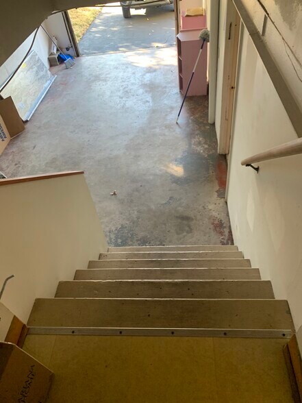 Building Photo - 4838 Melrose Ln
