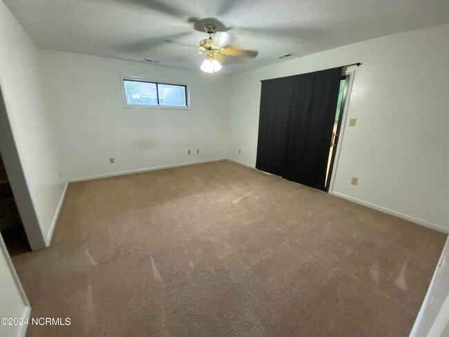 Building Photo - 612 Independence Dr