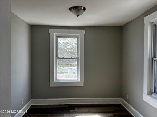 Building Photo - 1221 9th Ave