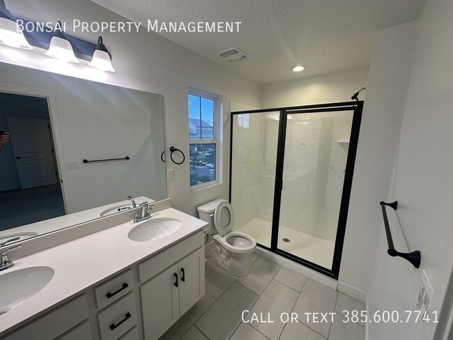 Building Photo - 11723 S Leander Dr