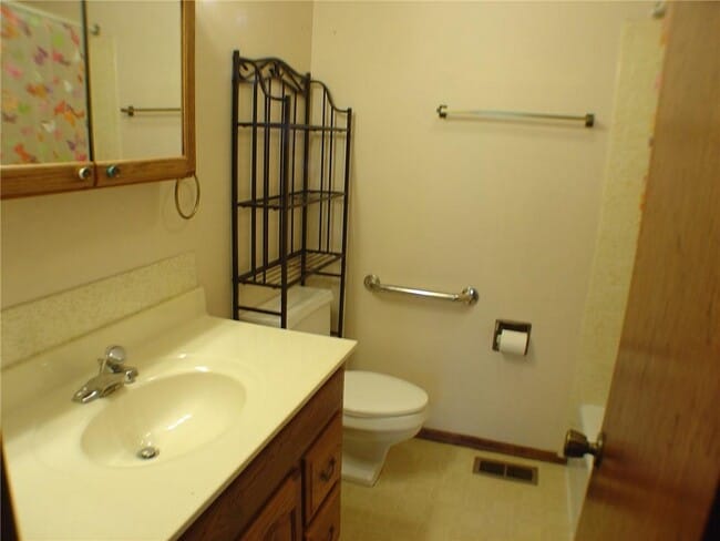 Building Photo - 20 Cobb Cir