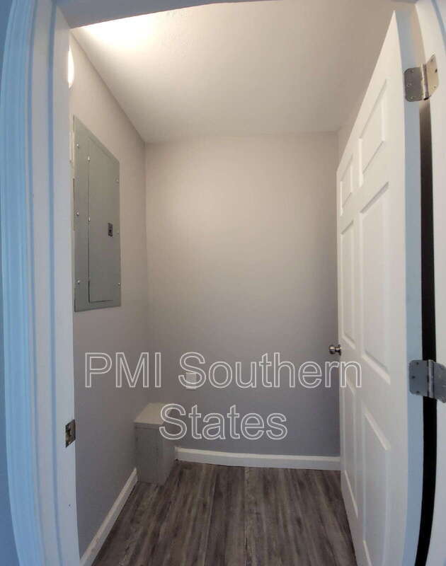 Building Photo - 104 Madison Cir