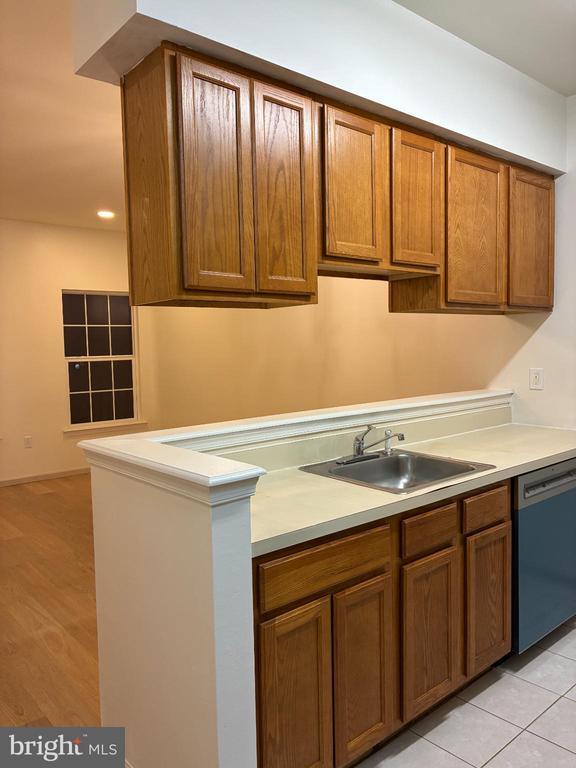 Building Photo - 46 Reading Ave