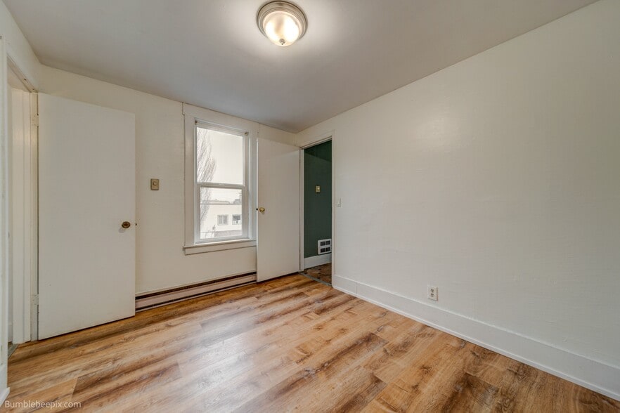 Building Photo - 802 Pine St