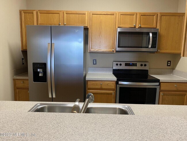 Building Photo - 7990 Baymeadows Rd