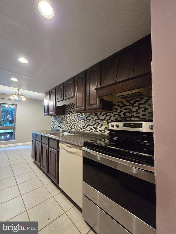 Building Photo - 13209 Dairymaid Dr