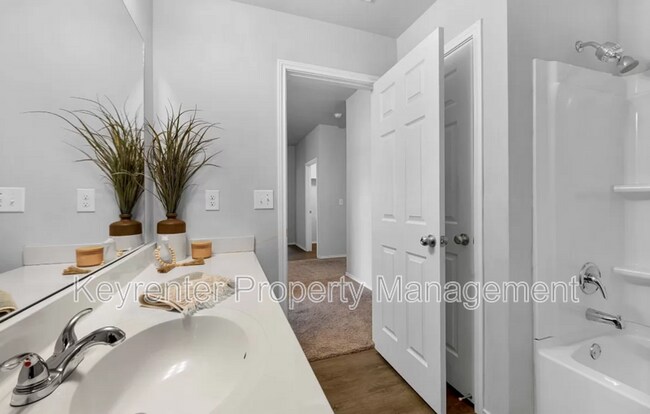 Building Photo - 1504 Chuck Wagon Dr