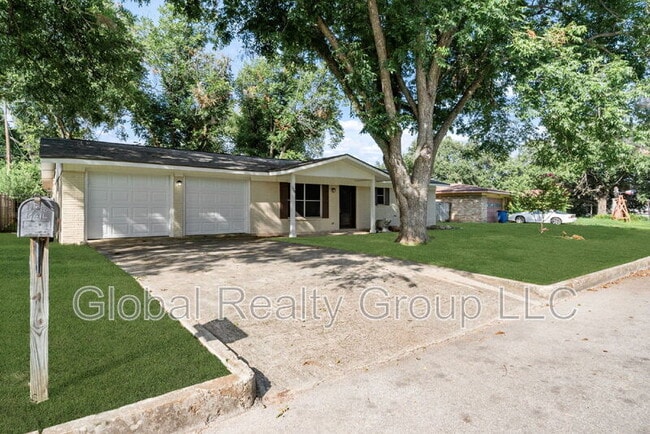 Building Photo - 138 Bobolink Dr