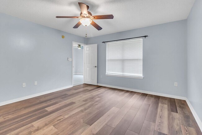 Building Photo - South Crestview Ranch on Cul-de-sac