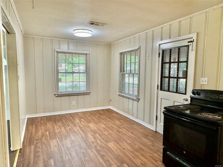 Building Photo - 3727 Audubon Rd