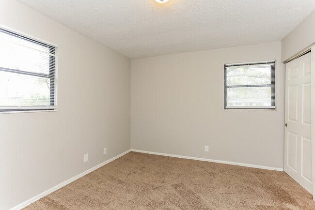Building Photo - 2387 Betsy Dr
