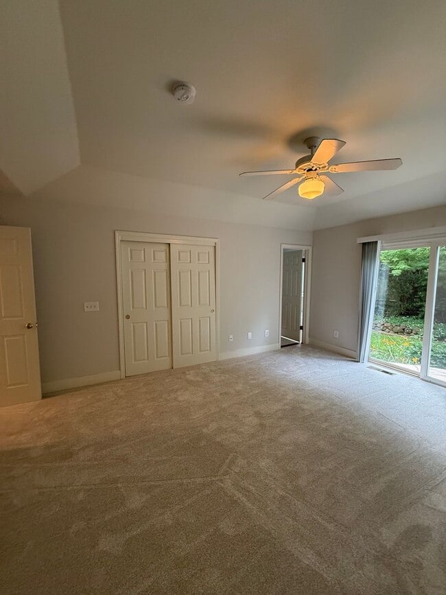 Building Photo - Large Single Level 4 Bedroom 2 Bathroom Home located in Northeast Rohnert Park