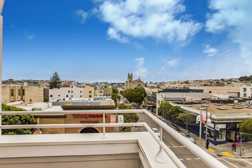 Sweeping Views from Balcony - 2185 Bush St
