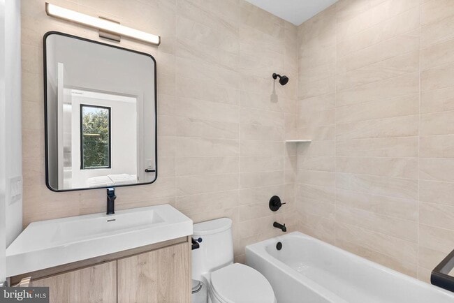 Building Photo - 261 Delmar St