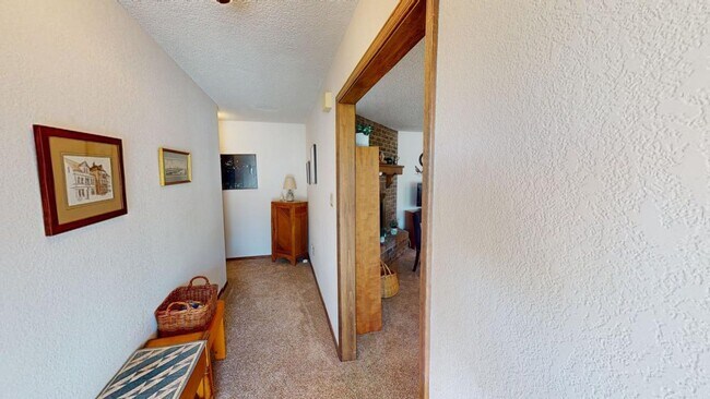 Building Photo - Fully Furnished 3 Bedroom Rental