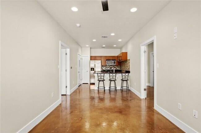 Building Photo - 1807 Poquito St