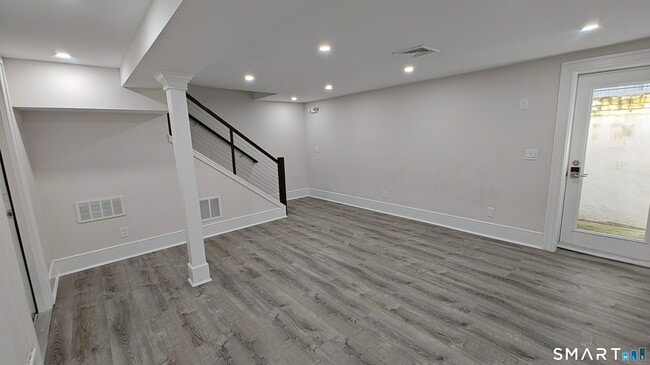 Building Photo - 42 Poe Ct