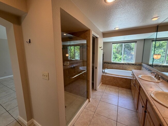 Building Photo - 3110 Sweet Clover St
